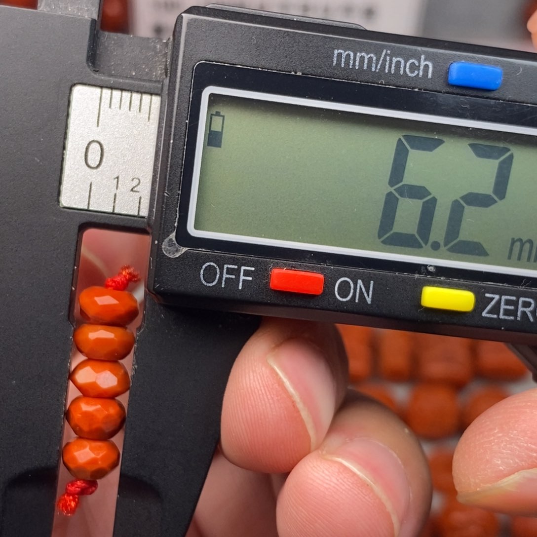 南红玛瑙配饰未镶嵌有瑕疵