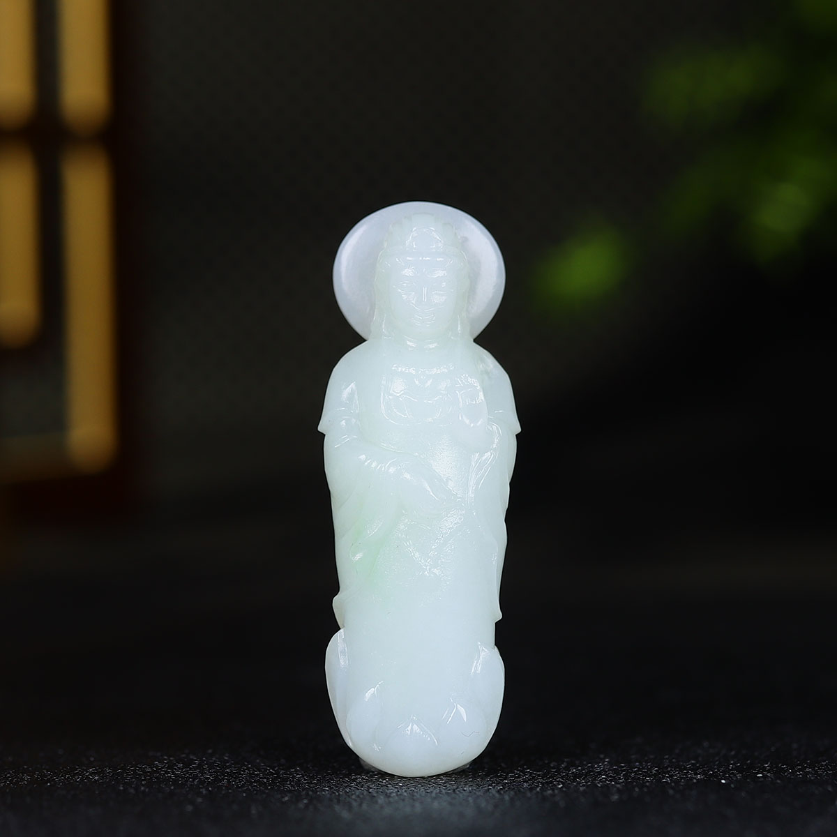 1213118和田玉白玉观音挂件