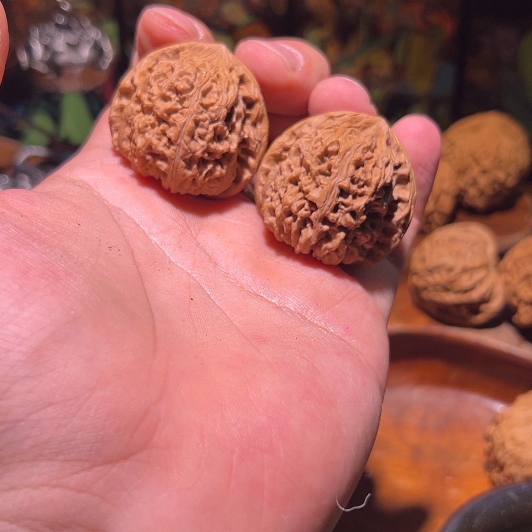 吊坠文玩核桃36精修南疆石一对