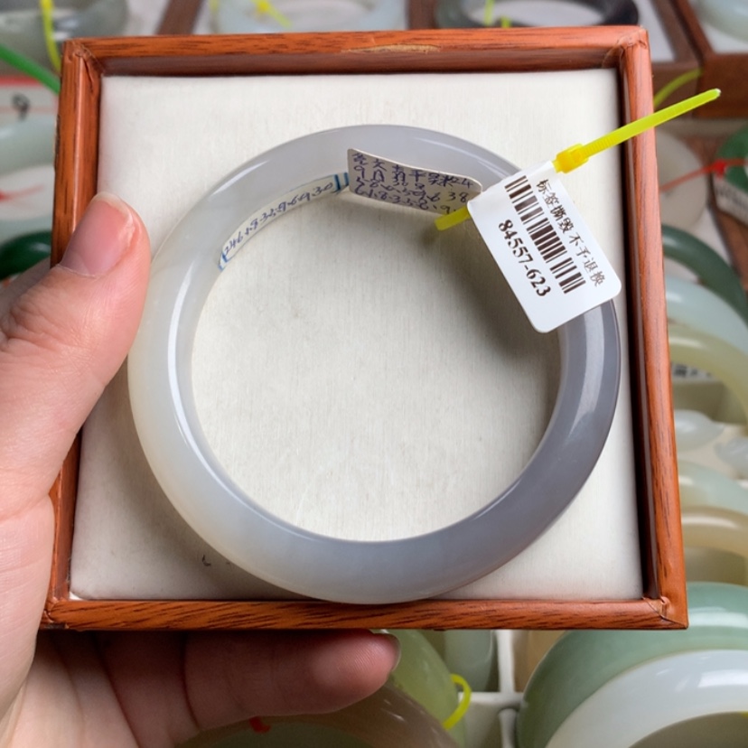 【闪购商品】和田玉手镯未镶嵌