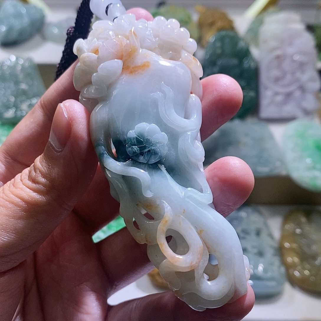 【闪购商品】翡翠颈饰未镶嵌人参