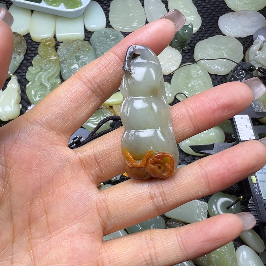 和田玉未镶嵌颈饰卡53