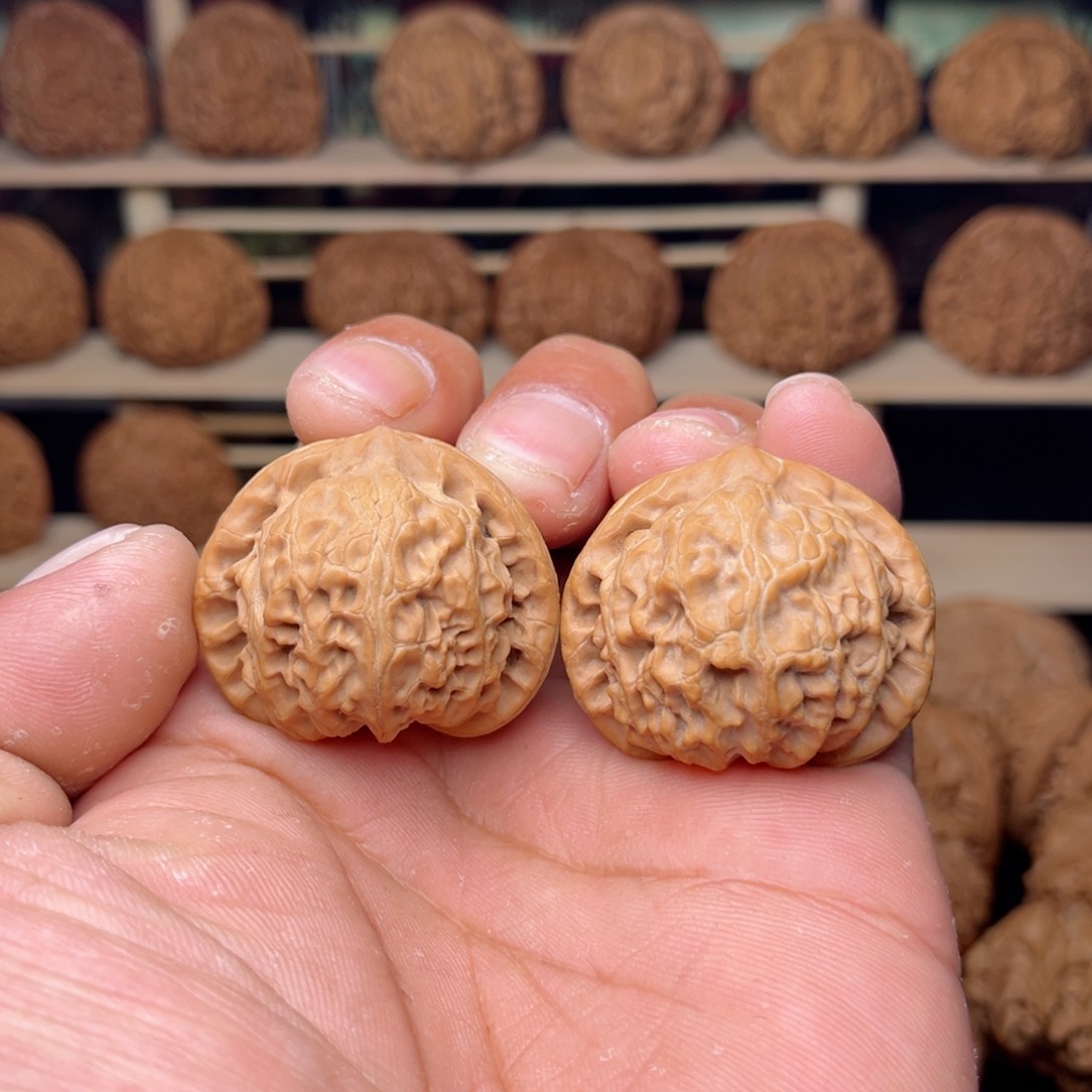 文玩核桃把件文玩核桃把件36尺宫灯