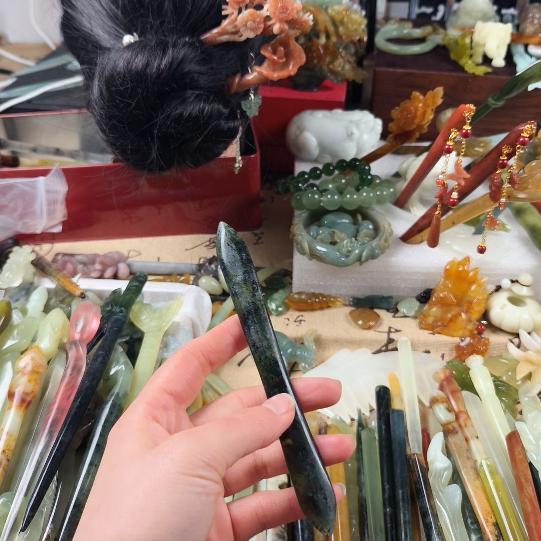 蛇纹石玉发饰合金