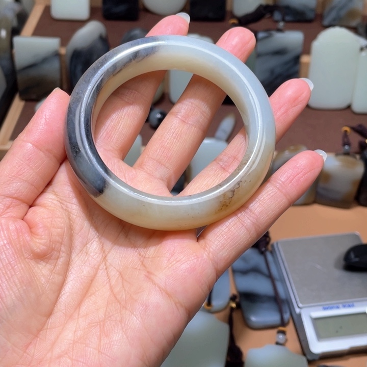 和田玉未镶嵌手镯56.5