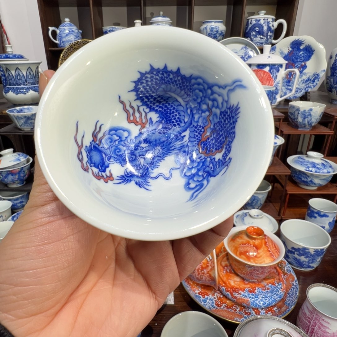 青花龙纹压手杯杯