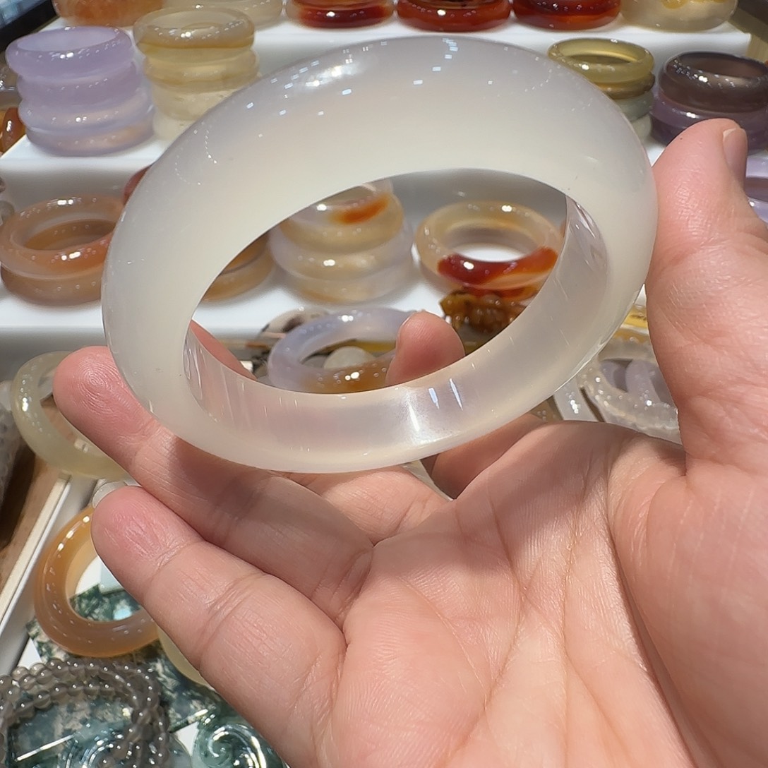 鑫***淼玛瑙/玉髓未镶嵌手镯