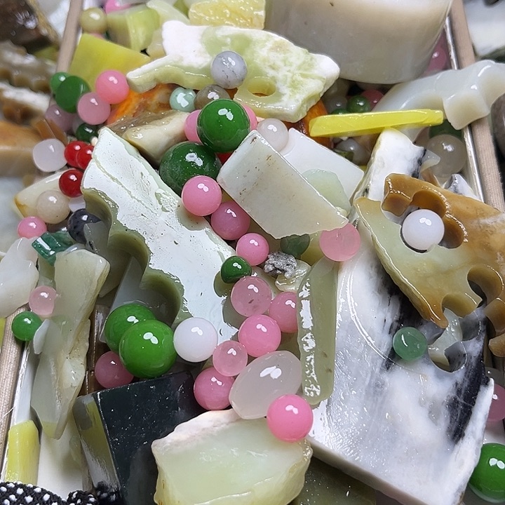 和田玉未镶嵌珠宝奇石人**光