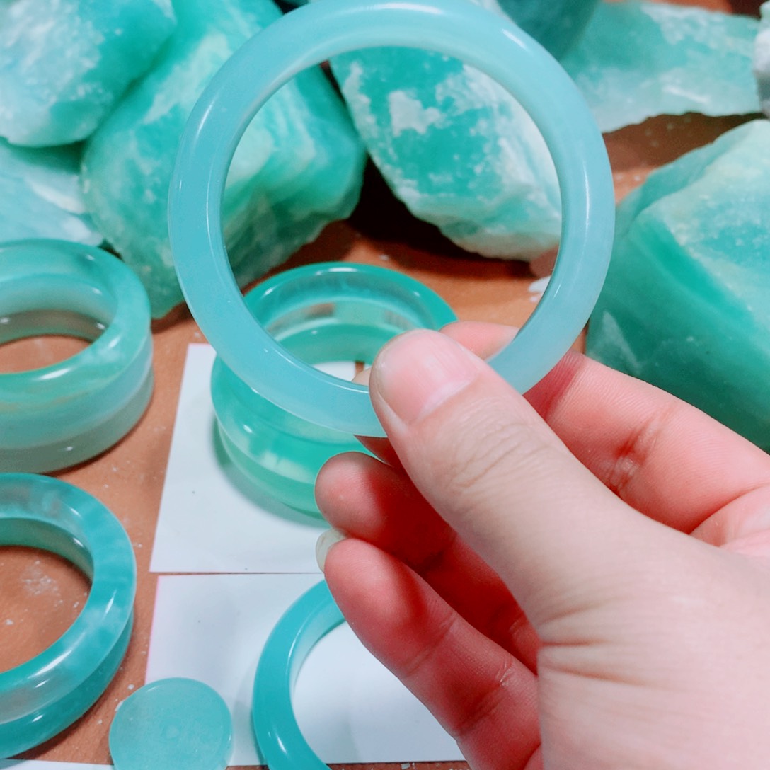 未镶嵌蛇纹石玉原石