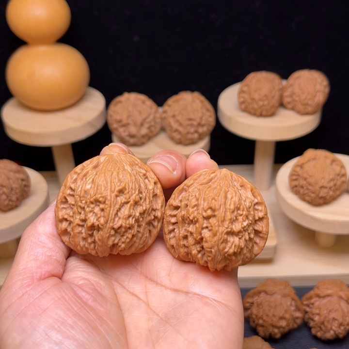 文玩核桃吊坠42绣球