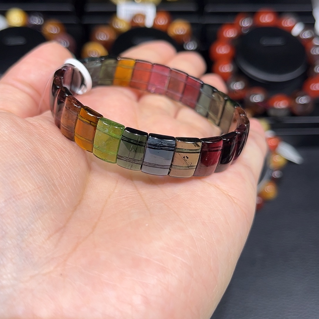 大***白未镶嵌碧玺碧玺碧玺手牌