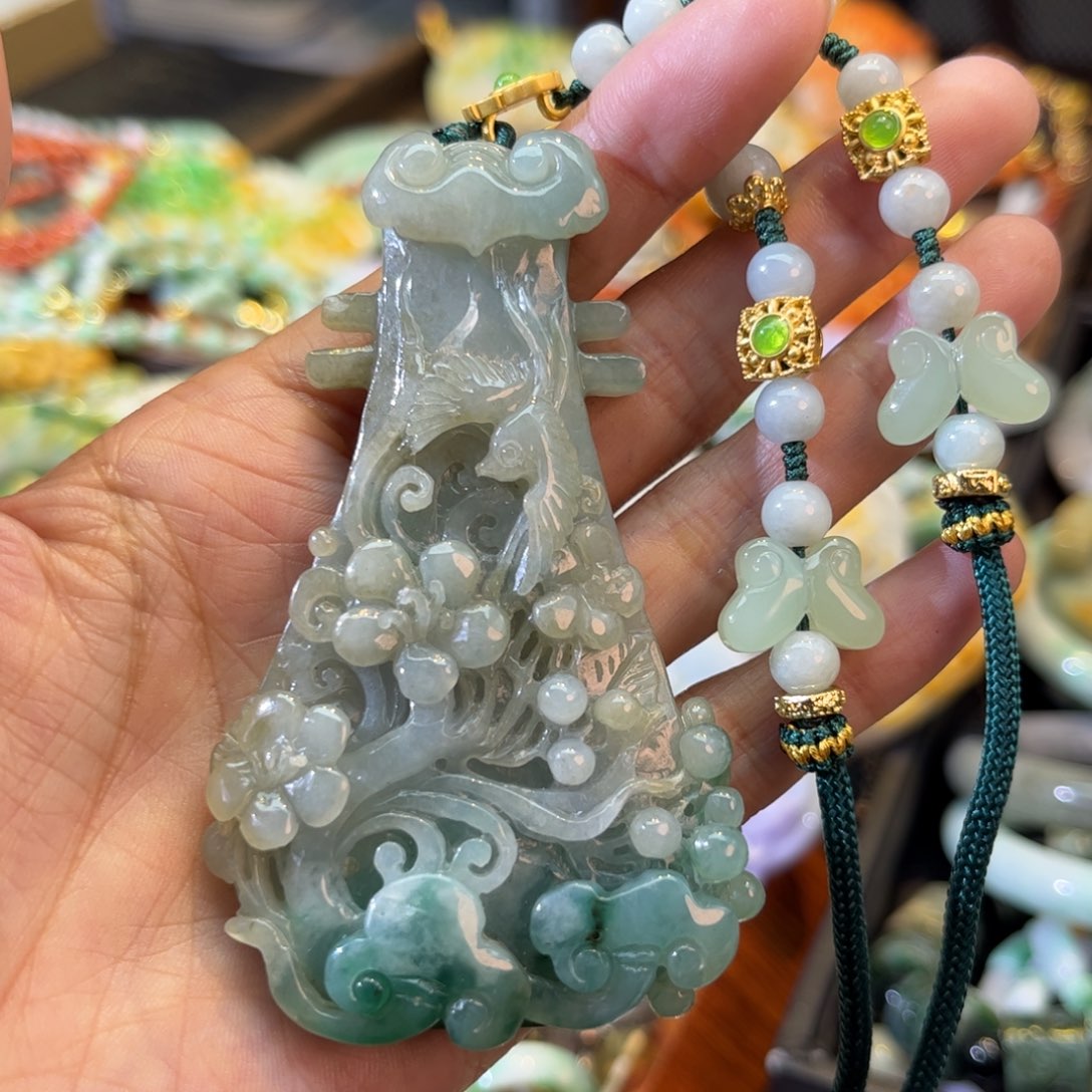 翡翠颈饰未镶嵌待编款