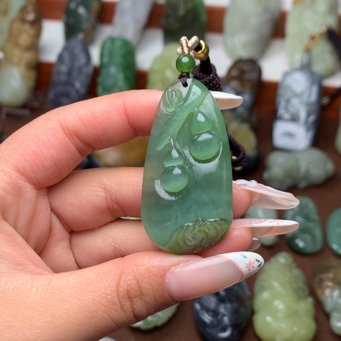 和田玉挂件未镶嵌心**调