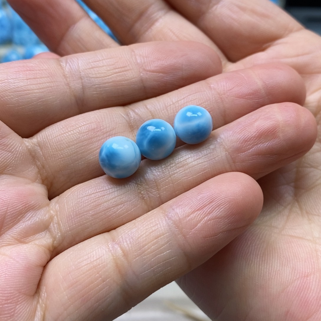 一***式针钠钙石（海纹石）未镶嵌颈饰
