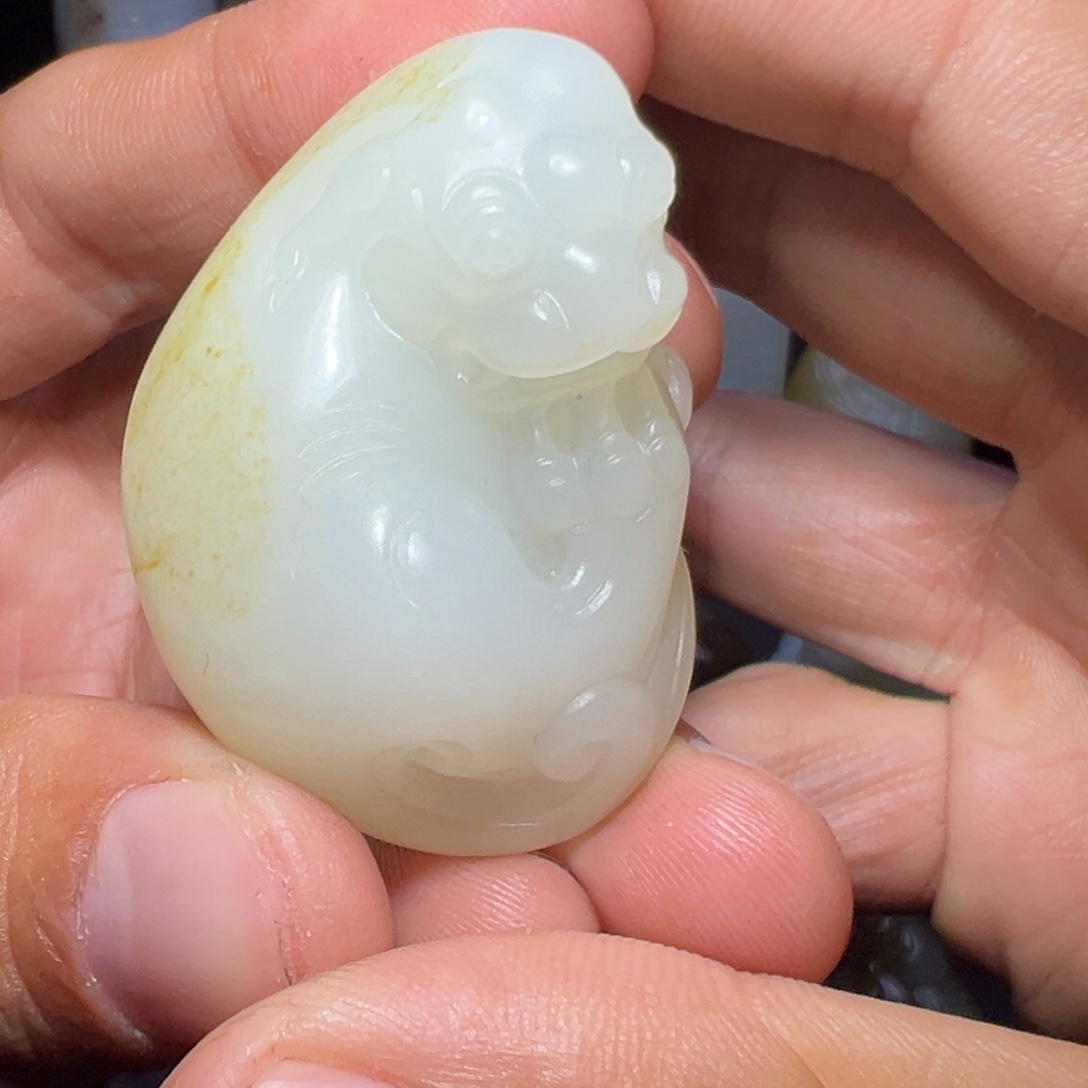 用***1和田玉未镶嵌颈饰