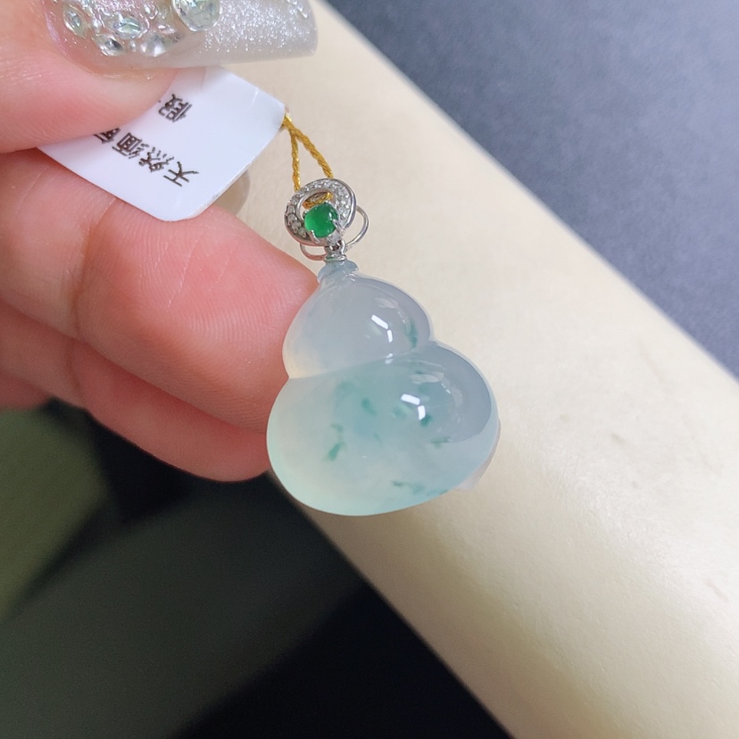 【闪购商品】翡翠颈饰18K金镶嵌葫芦