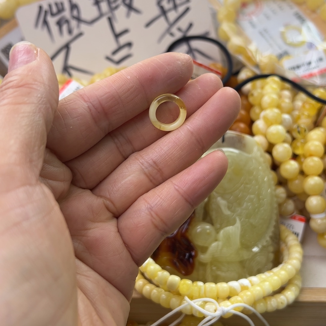 琥珀珠宝奇石未镶嵌