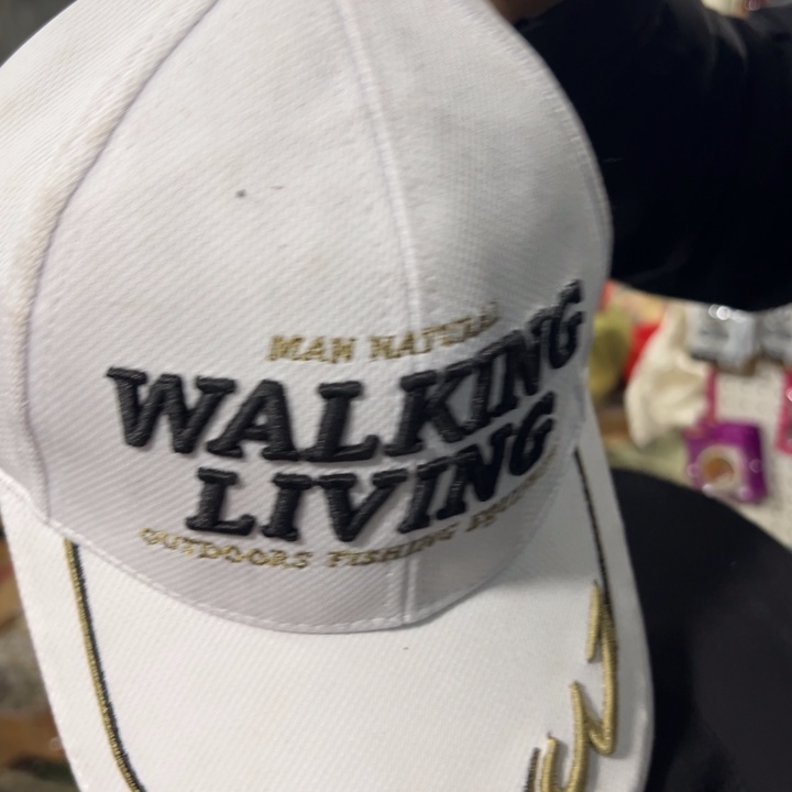 白色帽子发一个！！！