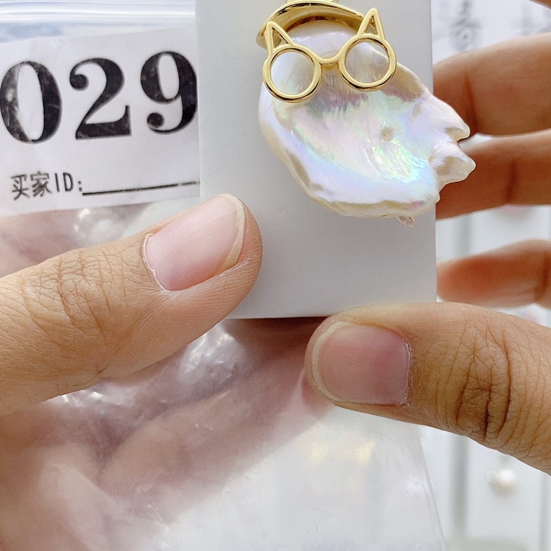 钛钢淡水珍珠颈饰