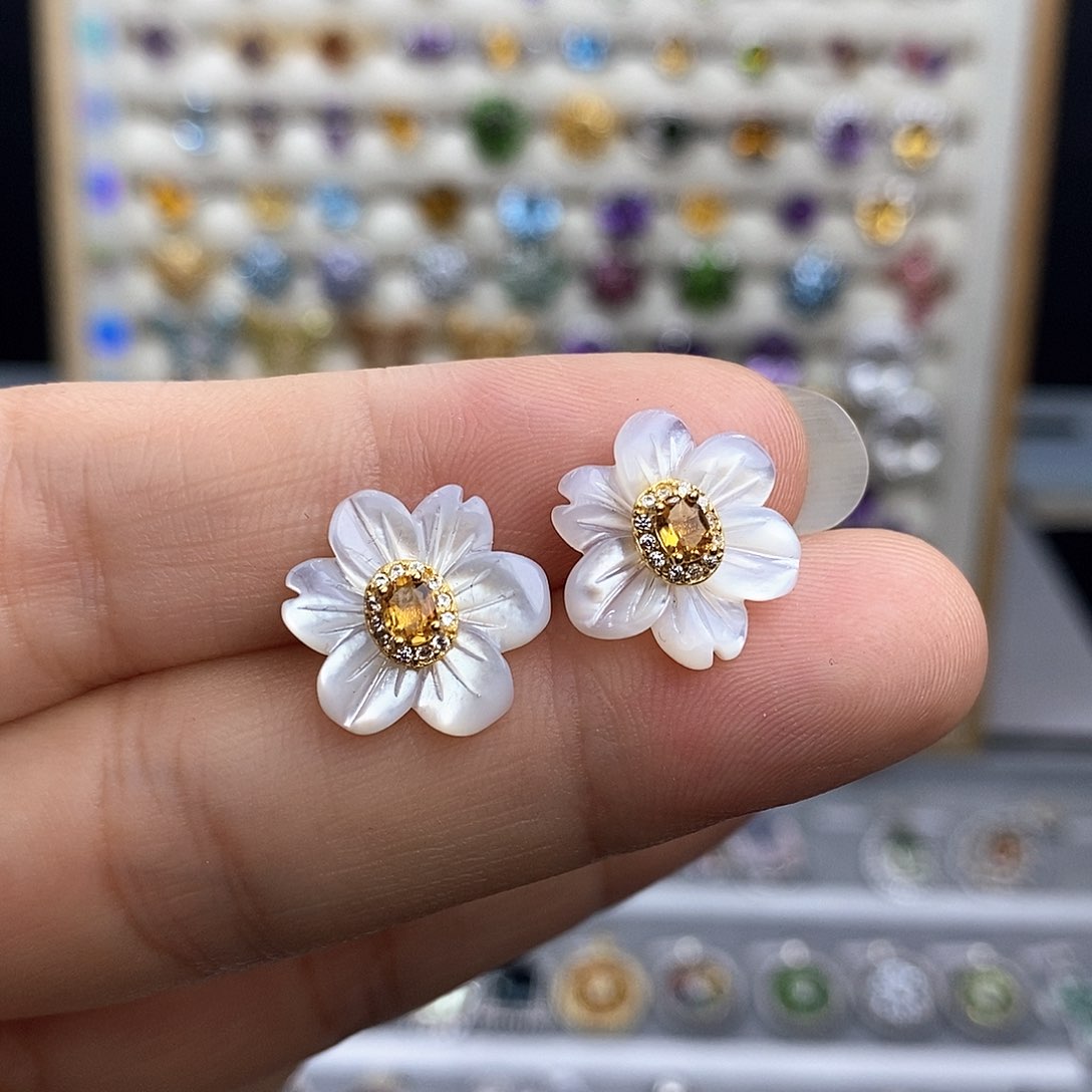 银S925镶嵌耳钉黄晶不含证书