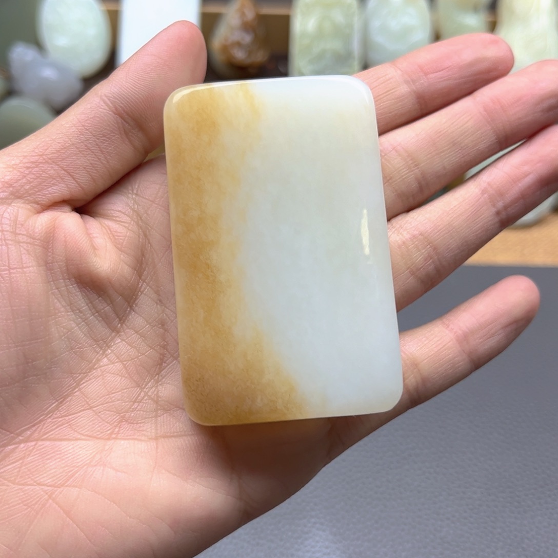 ****9和田玉未镶嵌颈饰