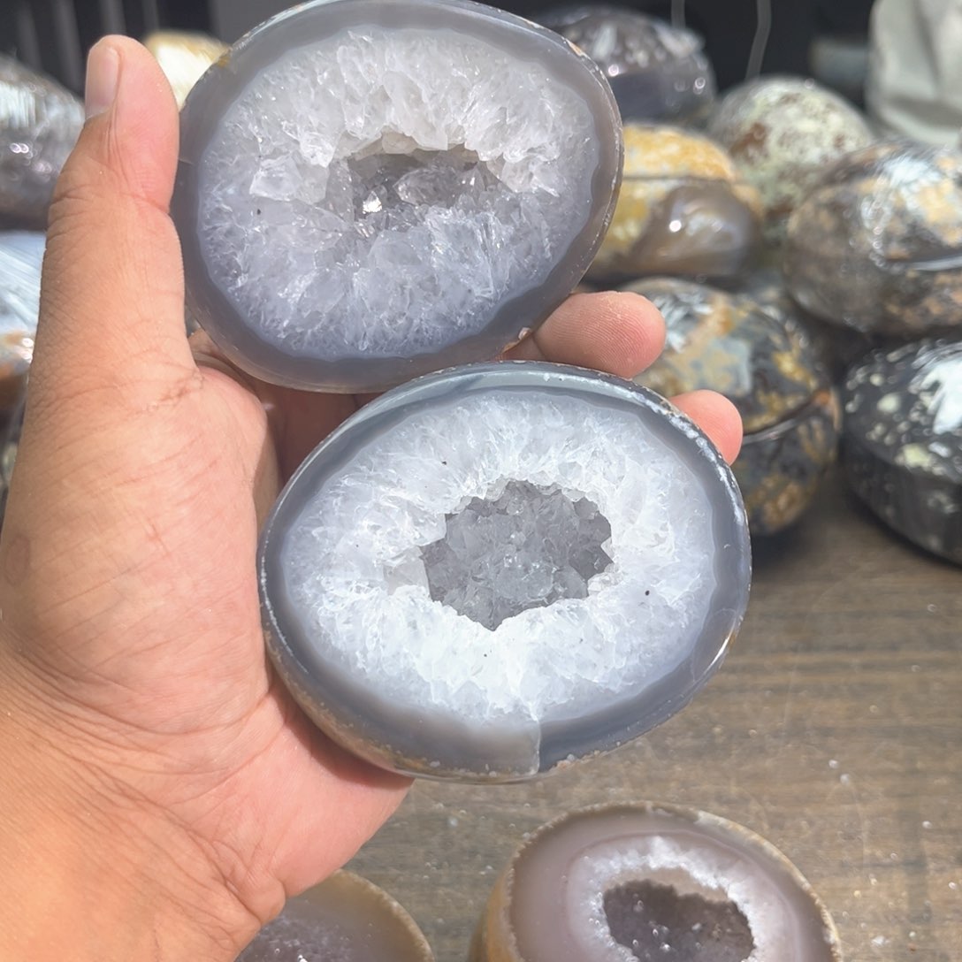 未镶嵌水晶大型摆件（非配饰）