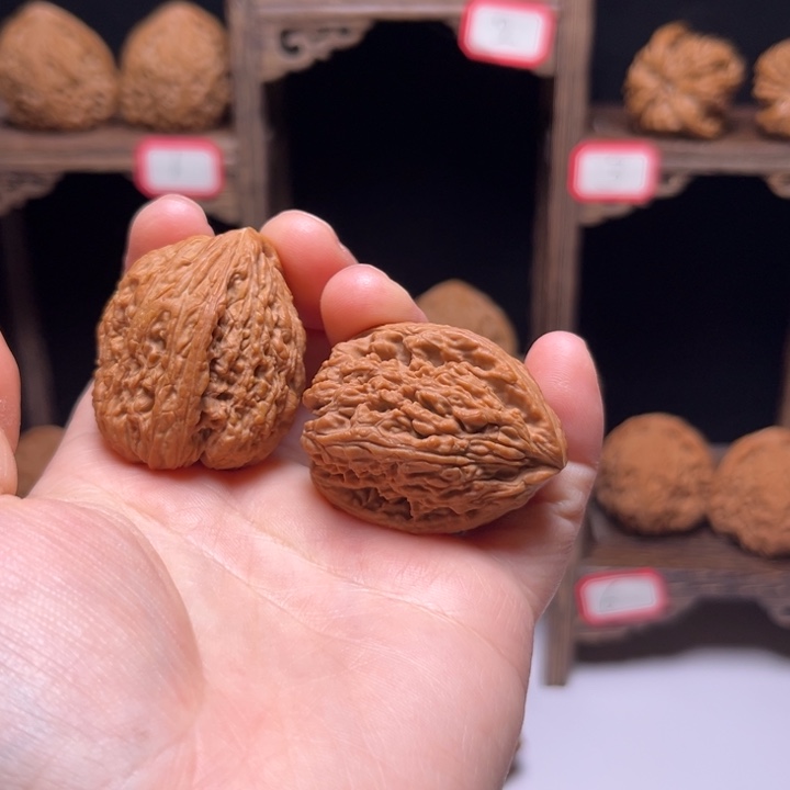 小***民文玩核桃把件30手捻南疆石狮子头