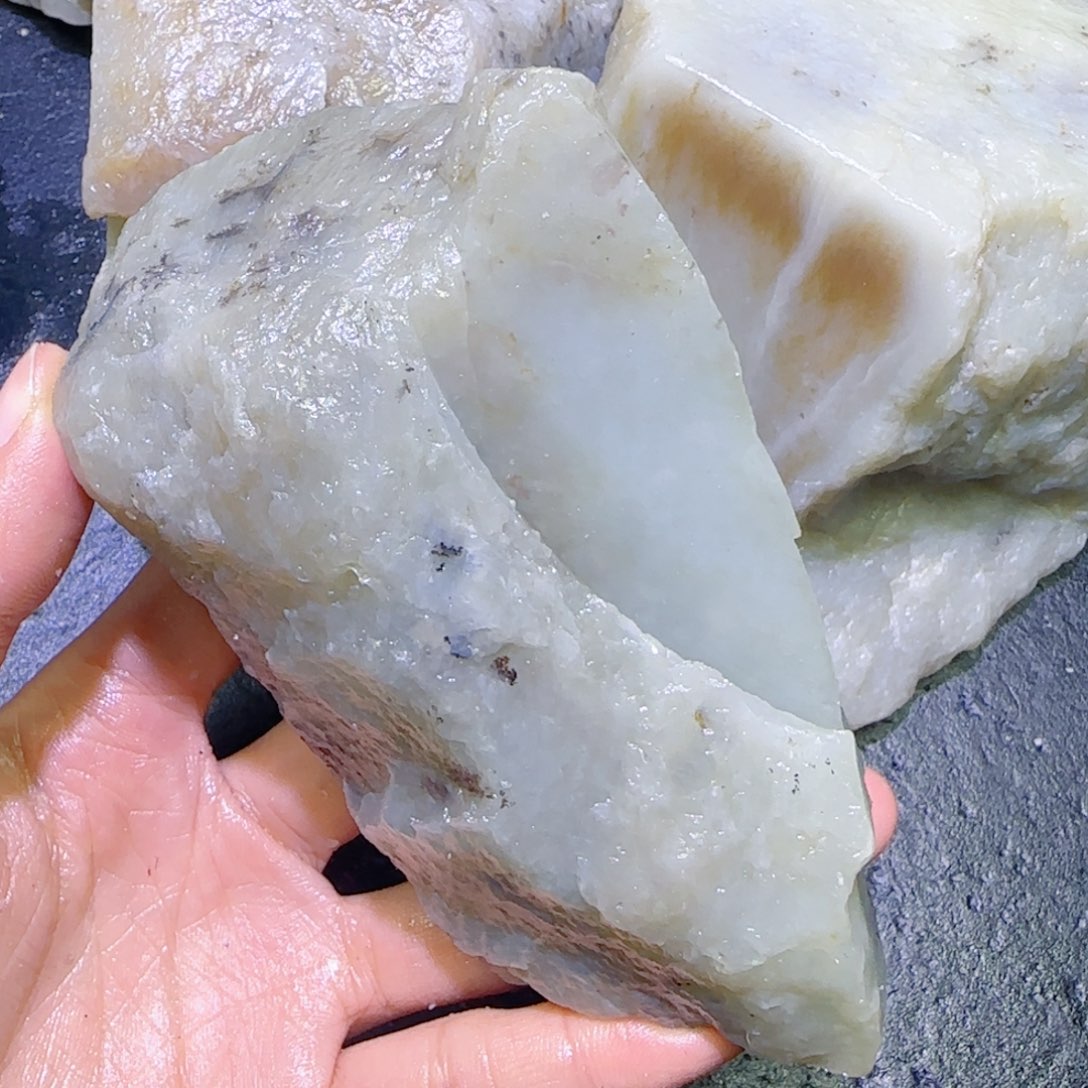 和田玉未镶嵌珠宝半成品