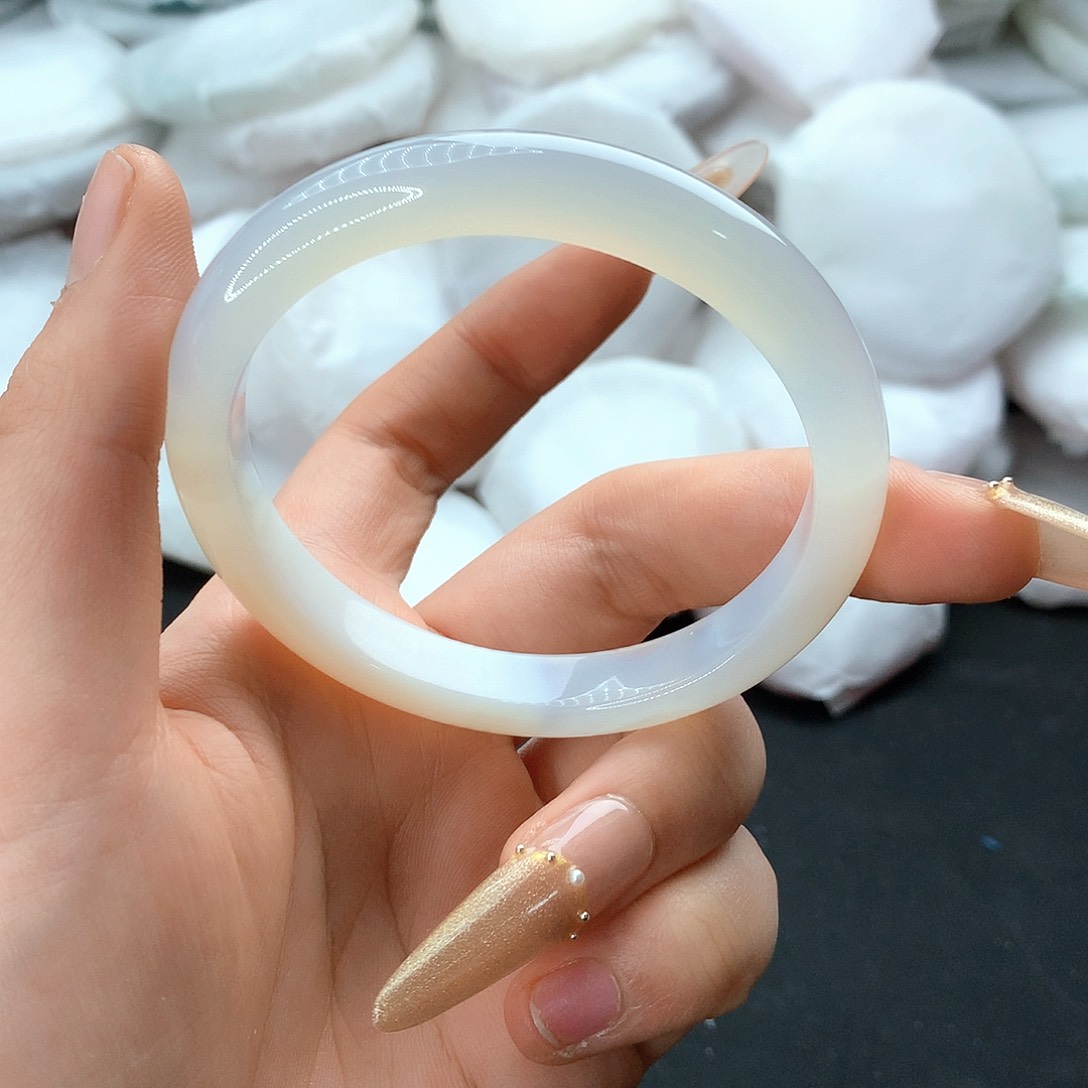 玛瑙/玉髓手镯未镶嵌