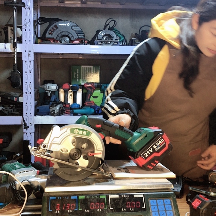 老***李五金配件工具齐全