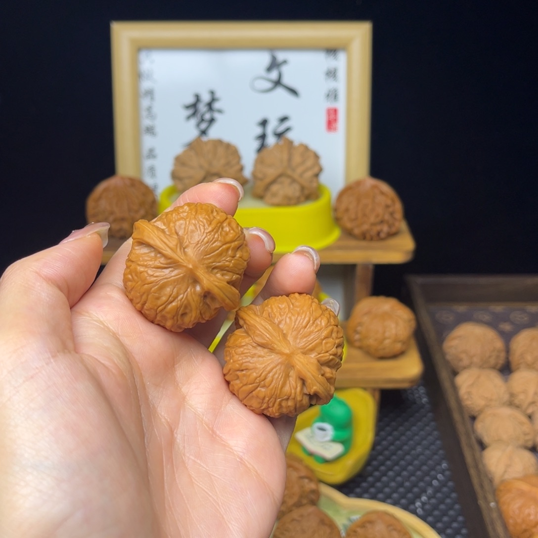 文玩核桃吊坠乾隆磨37微微修打底