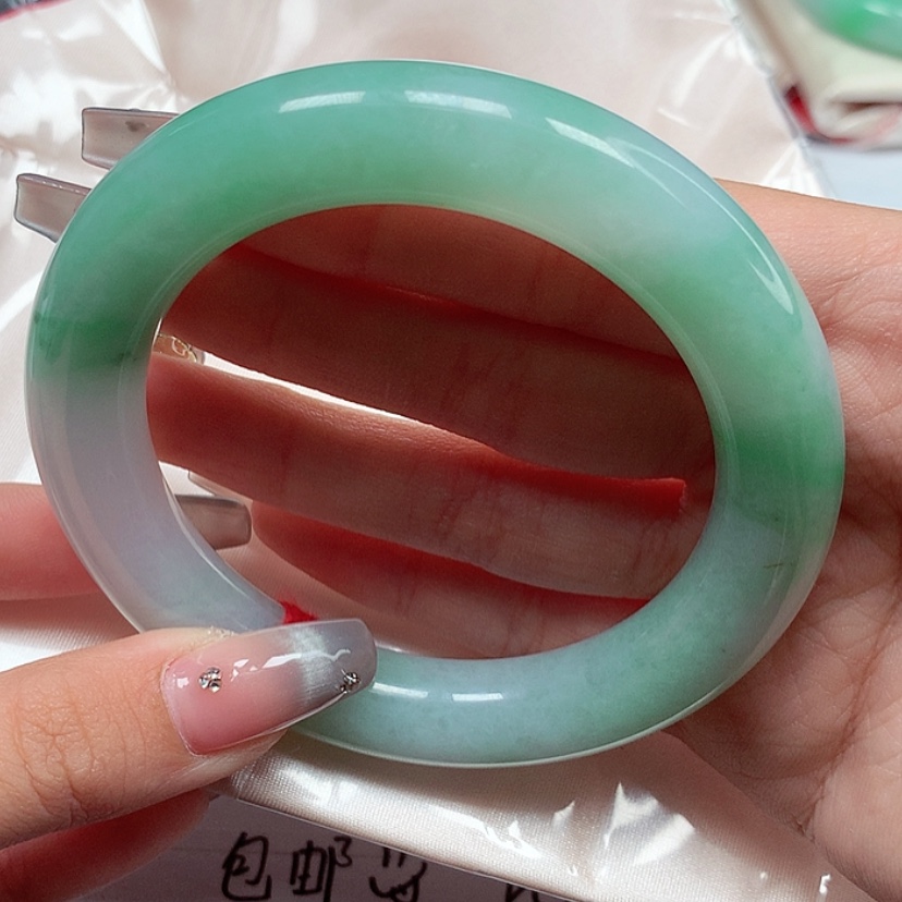 【闪购商品】翡翠手镯未镶嵌60圈