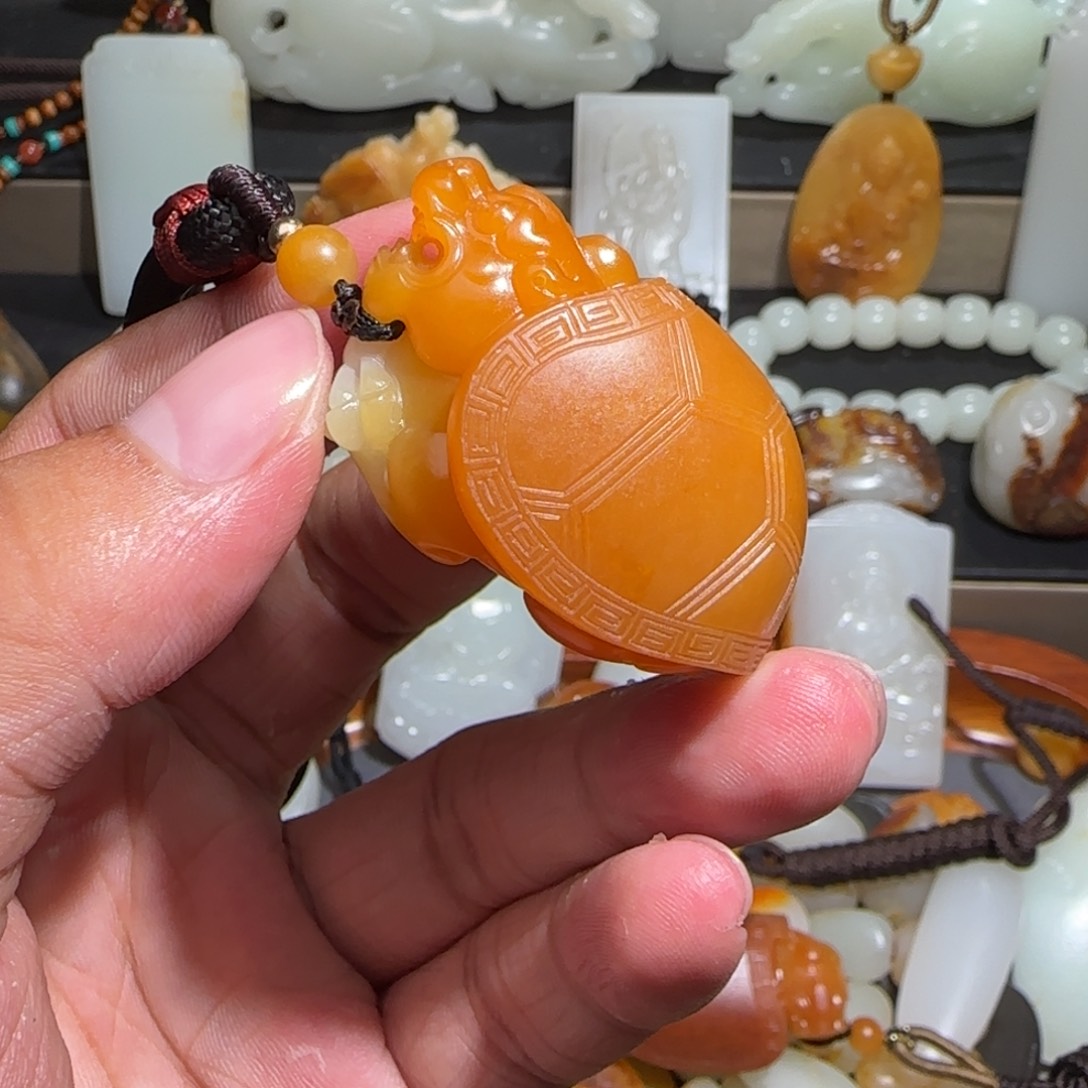 和田玉颈饰未镶嵌巴***哥