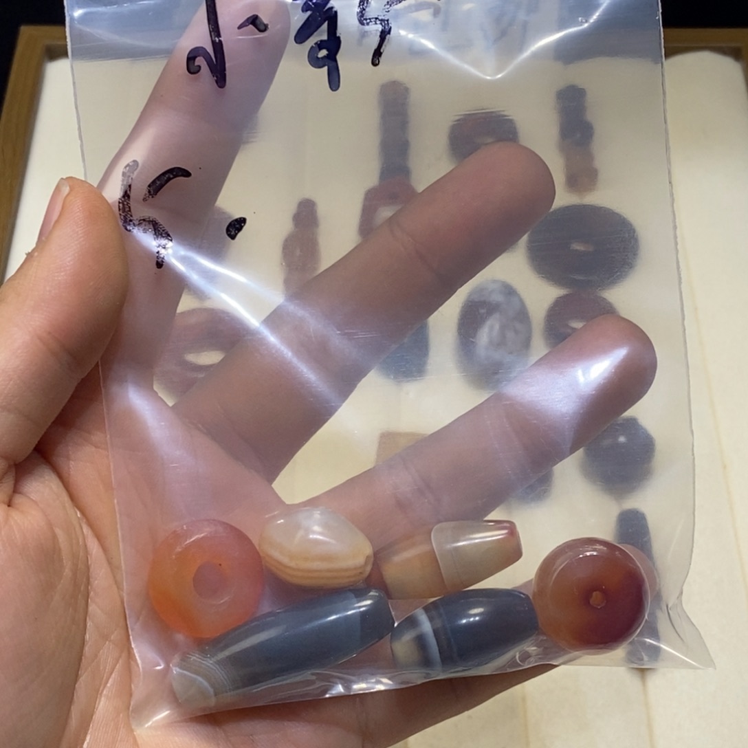 劉***新玛瑙/玉髓未镶嵌珠宝半成品