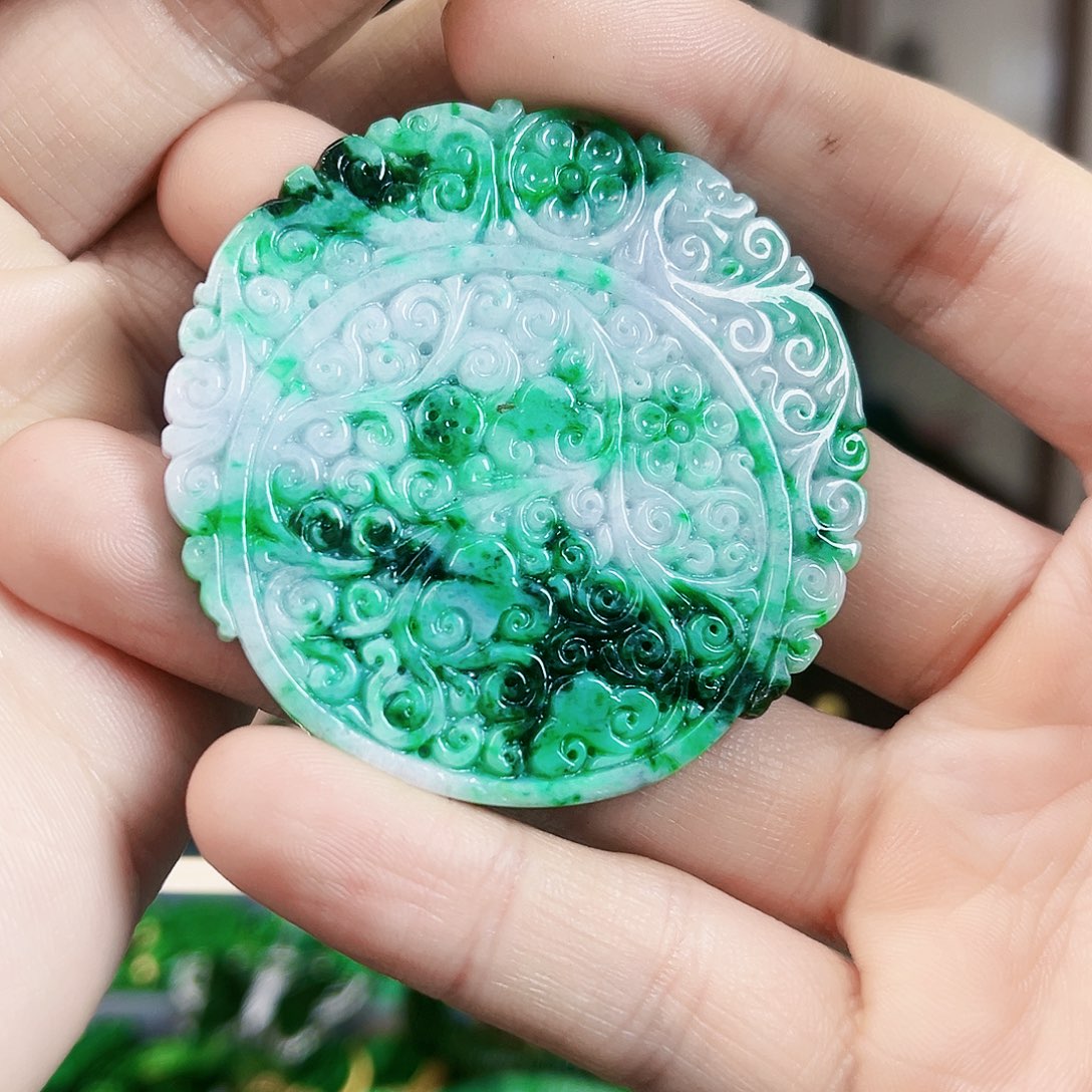 翡翠颈饰未镶嵌吊坠