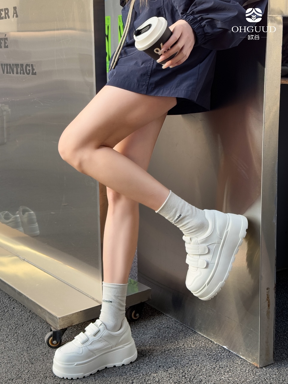 增高魔术贴百搭日系板鞋