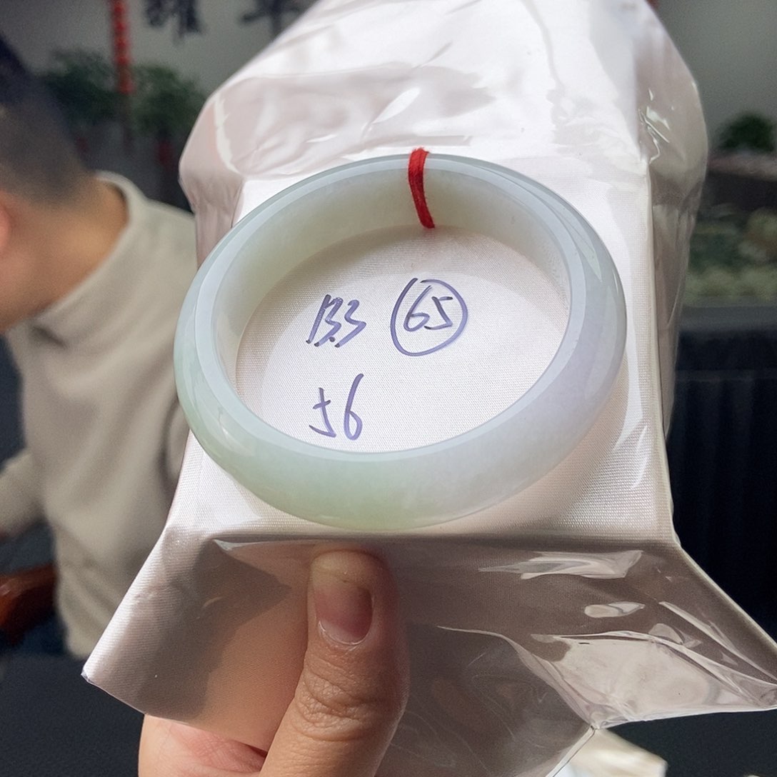 翡翠手镯未镶嵌颜色多样性发拍一发一