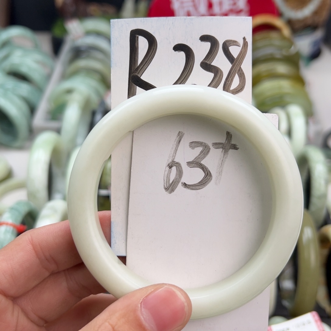 岫玉手镯未镶嵌天然岫玉