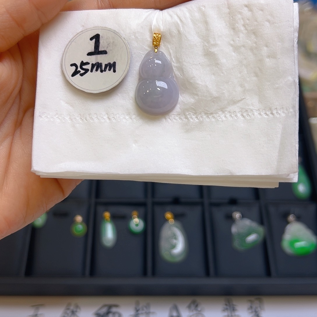 翡翠颈饰18K金镶嵌翡翠