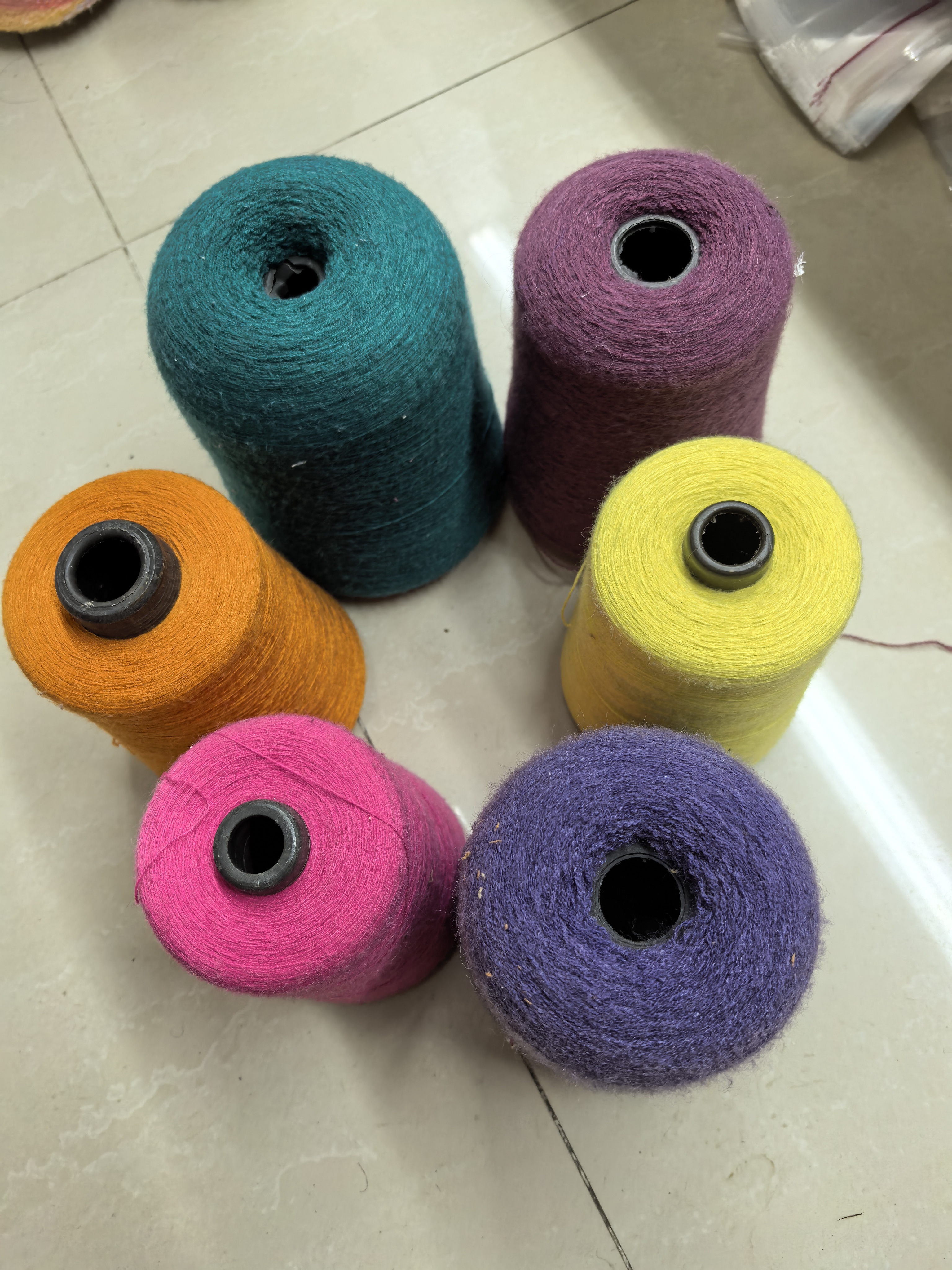 包芯纱、棉羊绒一斤装（品种颜色随机发）