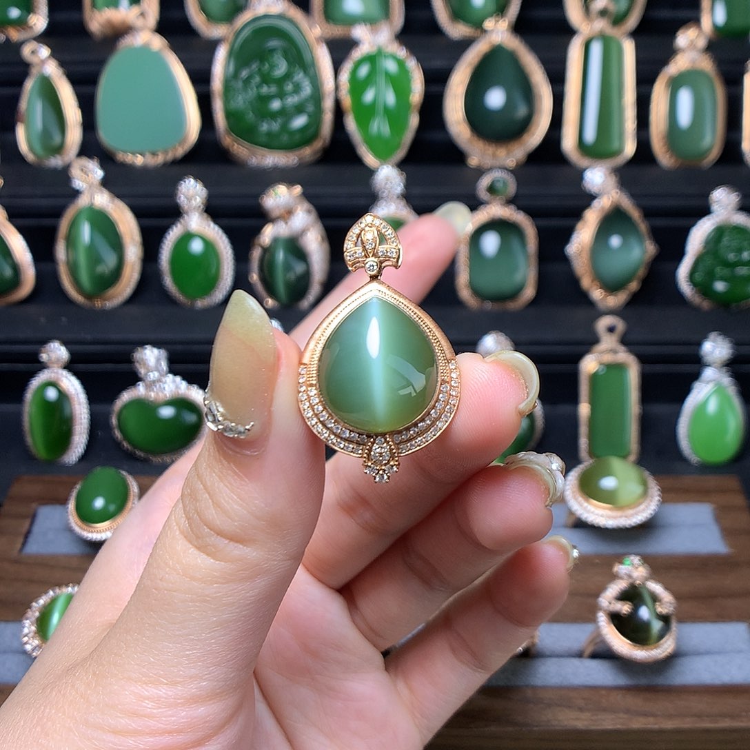 和田玉首饰18K金镶嵌