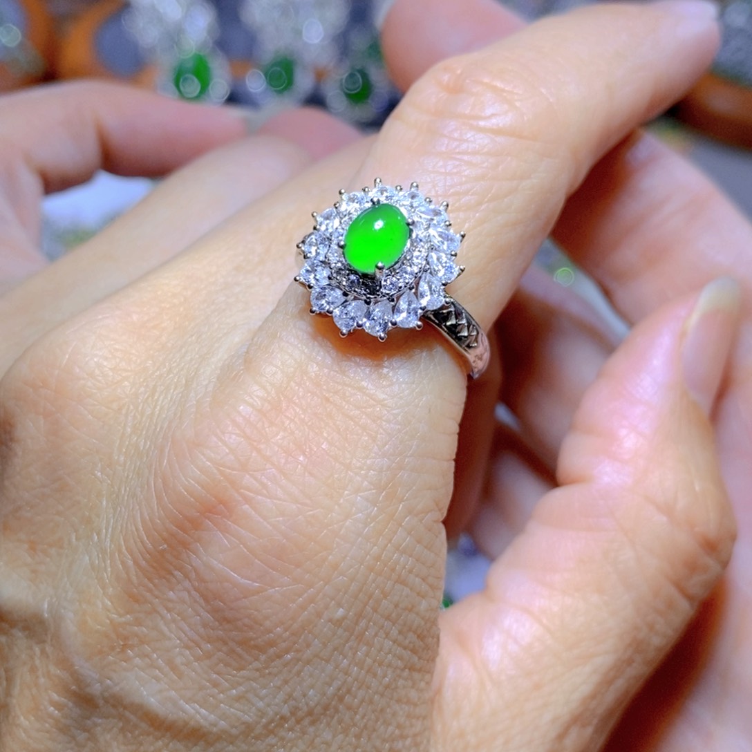 翡翠颈饰银S925镶嵌天然翡翠