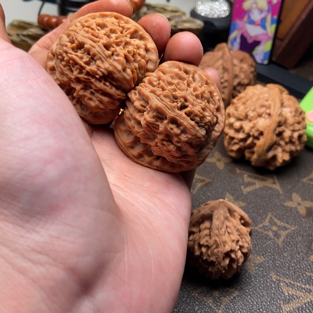 文玩核桃吊坠球疆