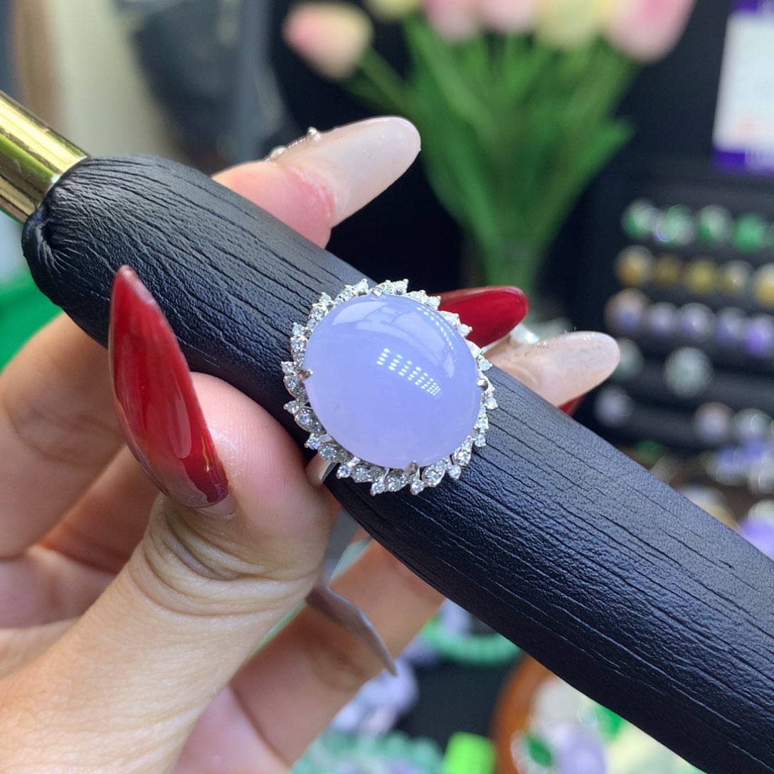 翡翠颈饰18K金镶嵌初*。天然