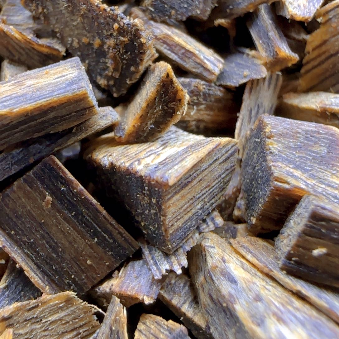 沉香碎屑沉香木绿奇楠沉香高油小米粒30克