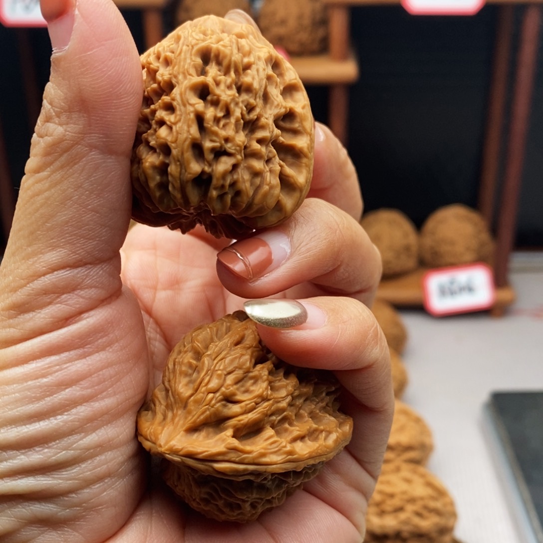 ****安文玩核桃吊坠南疆809