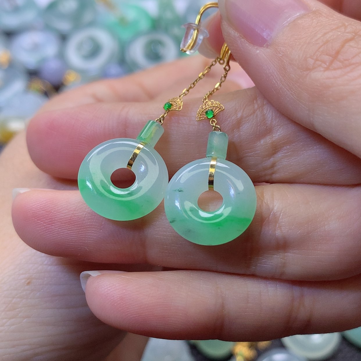 【闪购商品】吊坠(不含链)18K金镶嵌翡翠