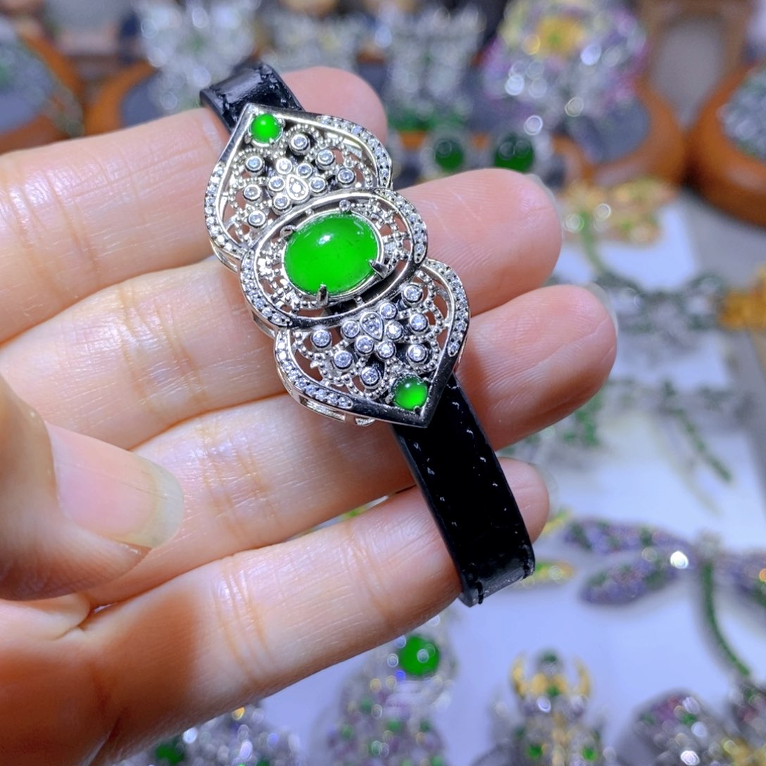 翡翠颈饰银S925镶嵌天然翡翠