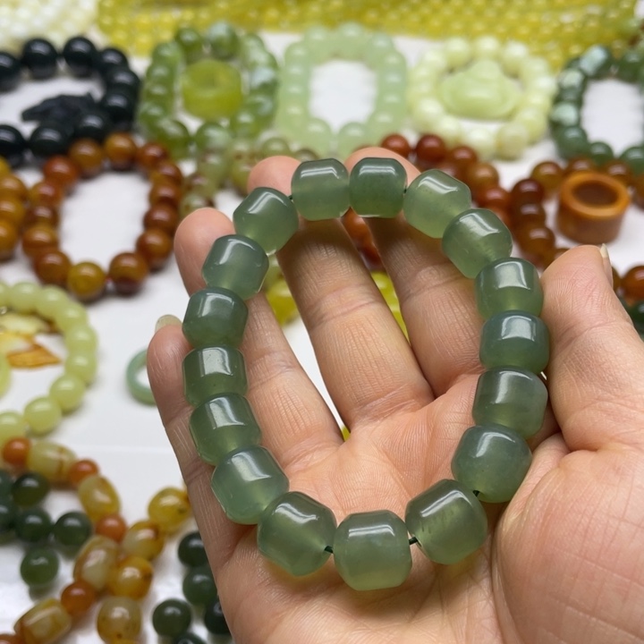 蛇纹石玉手串未镶嵌