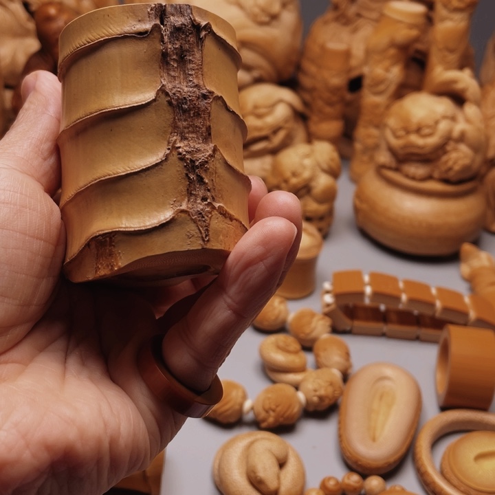 竹柱*异形组好皮可笔筒